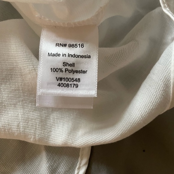 NWT White sleeveless shell Coldwater Creek, size 2X 20-22W - Picture 2 of 3